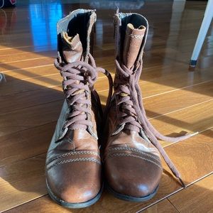 STEVE MADDEN Lace up brown leather boots